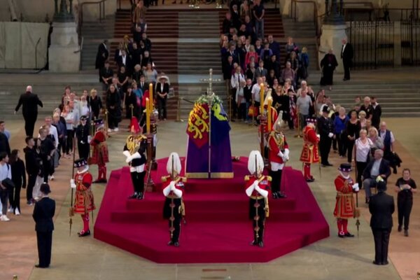 Prohíben la entrada a la delegación oficial china a la capilla ardiente de Isabel II