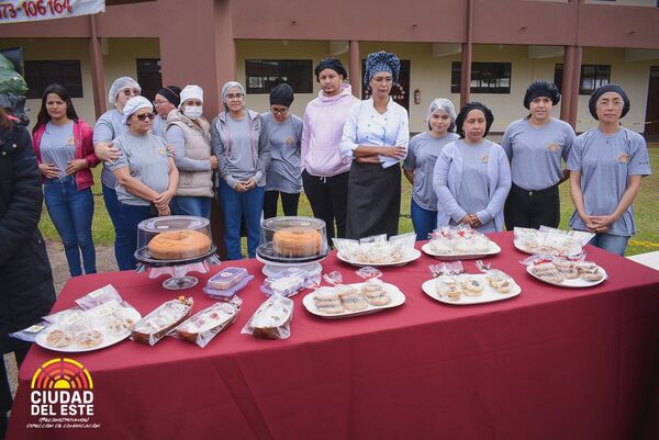 Expo Feria Oficios CDE en la escuela municipal - La Clave