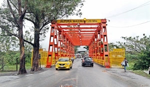 Puente Falcón-Clorinda, cerrado por mantenimiento •