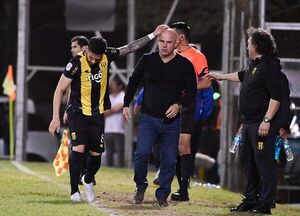 Fernando Jubero y emotivo abrazo de Mendoza después del 2-1 - Guaraní - ABC Color
