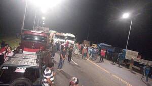 Crónica / Ni gua’u hape van a permitir que camioneros ingresen a Asunción, he’i la Poli