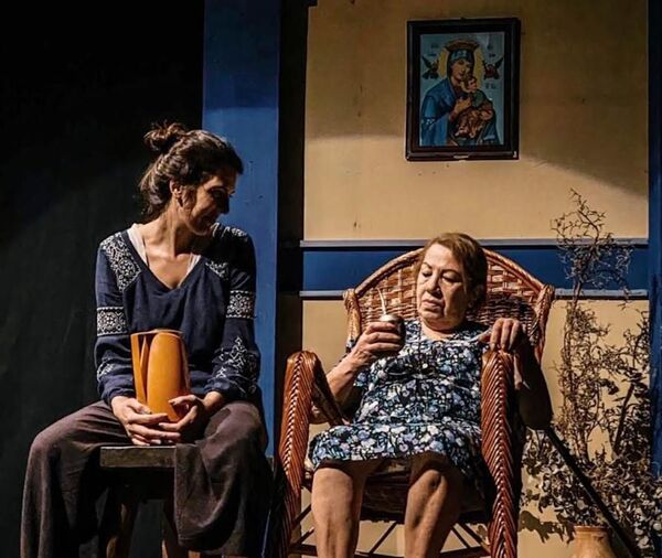 “Ani nderesarai chehegui”: la obra de teatro sobre el Alzheimer