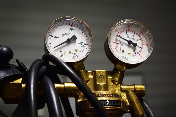 Rusia enviará 50.000 millones de metros cúbicos menos de gas a la UE en 2022 - Revista PLUS