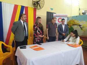 Esc. Taller de Encarnación firma acuerdos para formación de jóvenes