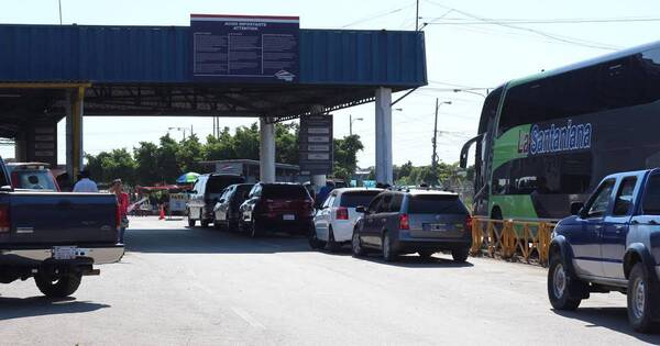 La Nación / Buses de larga distancia deben cruzar por Encarnación-Posadas por cierre en Falcón