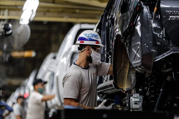 Argentina promulga una ley para incentivar la producción y exportación de autos - MarketData