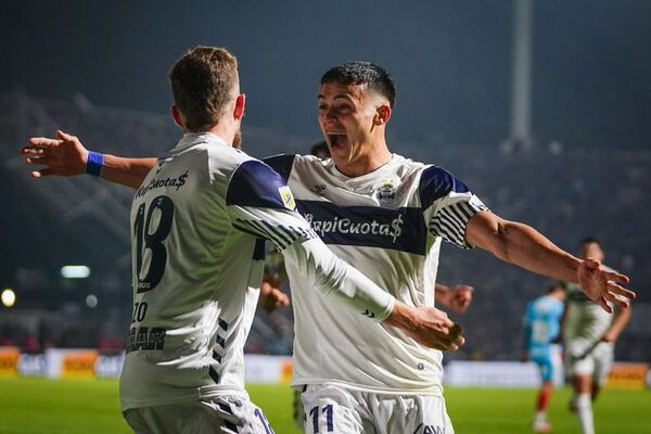 Ramón Sosa: gol, victoria y ¡Gimnasia es nuevo puntero! - Fútbol Internacional - ABC Color