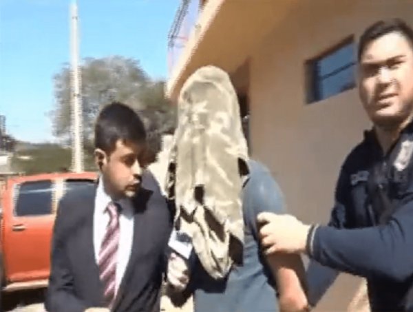 Detienen a hombre que supuestamente golpeó a su pareja · Radio Monumental 1080 AM