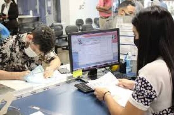 Extranjeros tienen tiempo hasta las 16:00 horas de este viernes para regularizar su permanencia en el país