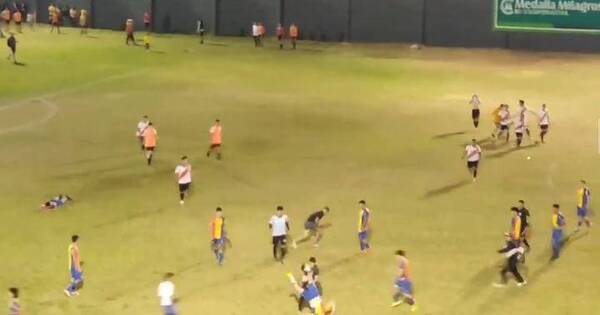 Crónica / [VIDEO] ¡Llovieron los puños! Batalla campal en la Liga Fernandina
