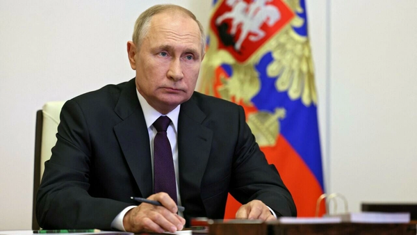 Petición contra Putin: “La dimisión sería una salida pacífica para el presidente ruso” | 1000 Noticias