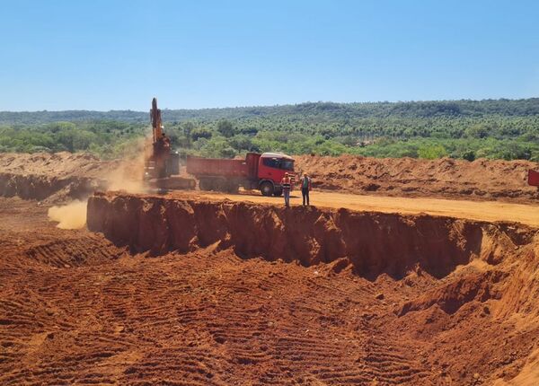 Verifican avance de obras de alcantarillado sanitario y agua potable en Caacupé y Tobatí