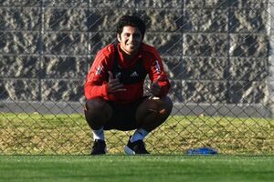 Sonriente y entrenando: La foto de Robert Rojas en River Plate - Selección Paraguaya - ABC Color