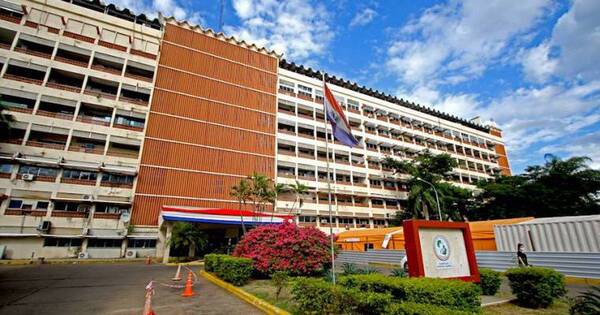 La Nación / Nueva disposición para retiro de fármacos en IPS sería para justiciar contratos, advierten