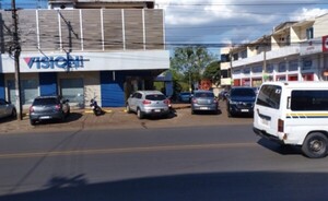 Roban G. 44 millones de funcionaria de empresa, al salir del banco