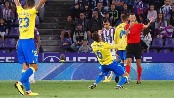 Cádiz consigue su primera victoria en Valladolid
