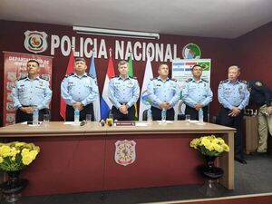 Asumen nuevos jefes policiales con el compromiso de combatir el microtráfico - ABC en el Este - ABC Color