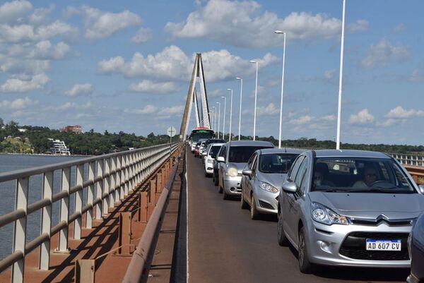 Un puente demasiado cargado - Nacionales - ABC Color