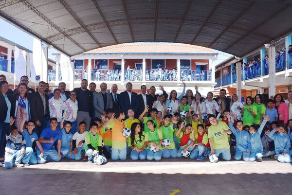 “Fútbol en las Escuelas” ya se implementa y llegará a  más de un millón de alumnos, afirman - Nacionales - ABC Color