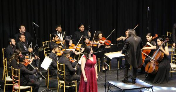 La Nación / Gala inaugural del Centro Cultural Mangoré marcó talento de artistas paranaenses