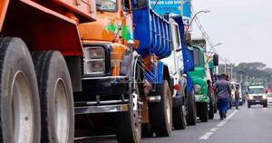 La Nación / Combustible de Petropar: levantan movilizaciones tras acuerdo entre transportistas y Gobierno