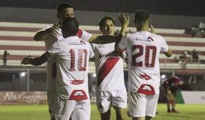 Crónica / Intermedia: El "Kelito" golea a Iteño pero sigue último en el promedio