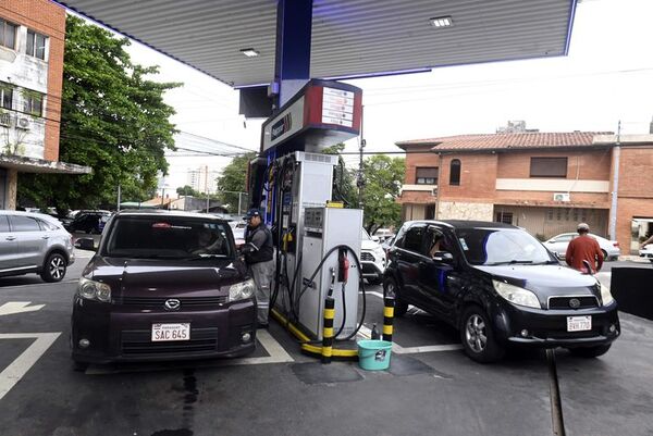 Rebaja de precio del gasoil depende de las nuevas compras de Petropar - Economía - ABC Color