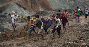 La Nación / Reportan 7 muertos en un deslizamiento de tierras en una mina de Indonesia
