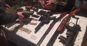 La Nación / Incautan armas y detienen a un hombre tras asalto a un banco de Pirapó