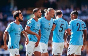 Manchester City goleó a Wolverhampton y es líder provisorio de la Premier