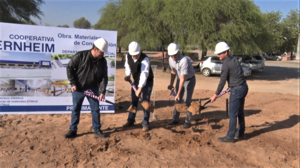 Cooperativa Fernheim dio palada inicial a la ampliación de local de ventas de materiales de construcción