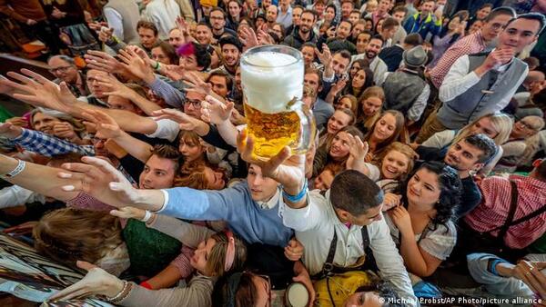 Alemania celebra el Oktoberfest tras dos años cancelado por la pandemia de coronavirus
