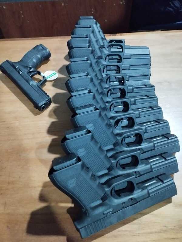 Caen policía y un civil con armas de fuego | 1000 Noticias