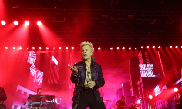 Billy Idol hizo vibrar a sus fanáticos en el Jockey - OviedoPress