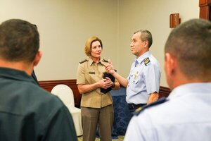Jefe militar de Paraguay se reunió con la general del Comando Sur de los EE.UU. | 1000 Noticias
