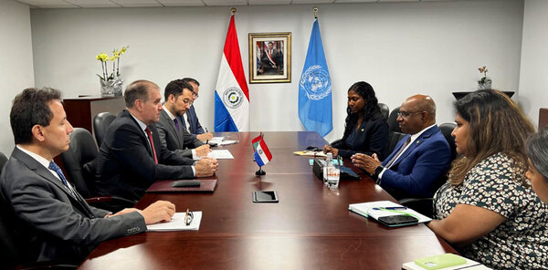Paraguay y Maldivas analizan retos que enfrentan los países en situaciones especiales - .::Agencia IP::.