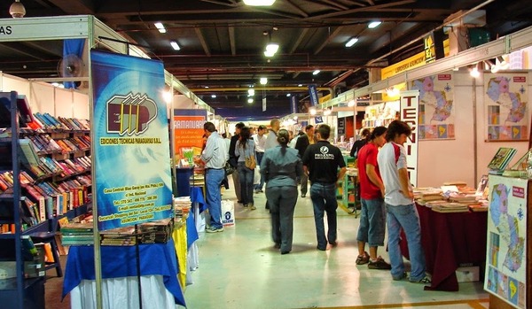 Diario HOY | Arranca la 26° Libroferia Capel en el Centro Paraguayo Japonés