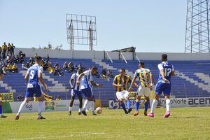 ¡Cachetazo del 2 de Mayo a Luqueño en Pedro Juan Caballero!