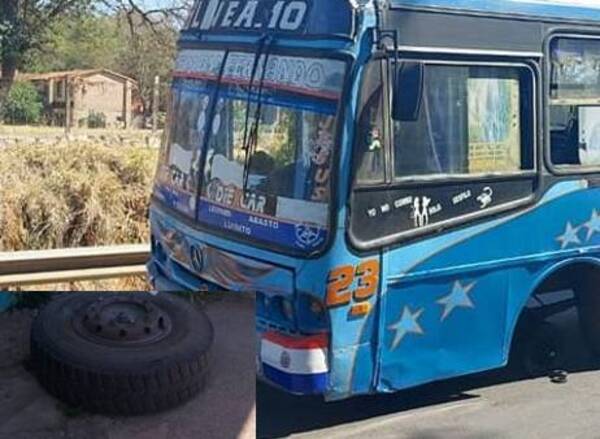 Crónica / Micro chatarra se quedó sin ruedas y fue a parar por una muralla