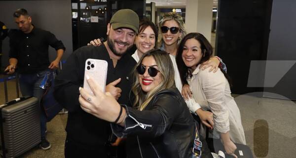 Crónica / [GALERÍA] Lucas Sugo llegó a Paraguay con su "Diosa", "loca" y "hechicera"