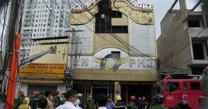 La Nación / Vietnam: incendio en karaoke dejó 32 muertos