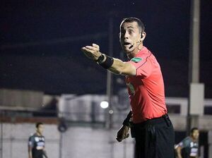 La fecha 12 y sus árbitros: David Ojeda y Juan Gabriel Benítez para los líderes - Fútbol - ABC Color