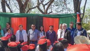 Acto de Euclides-Querey en San Pedro despierta críticas por colores y boinas