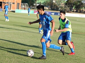 Fútbol intenso pensando en el debut ante México - APF