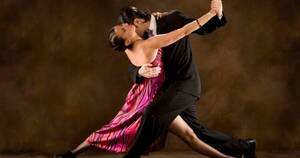 La Nación / Zapatos de tango, un fetiche para bailarinas argentinas