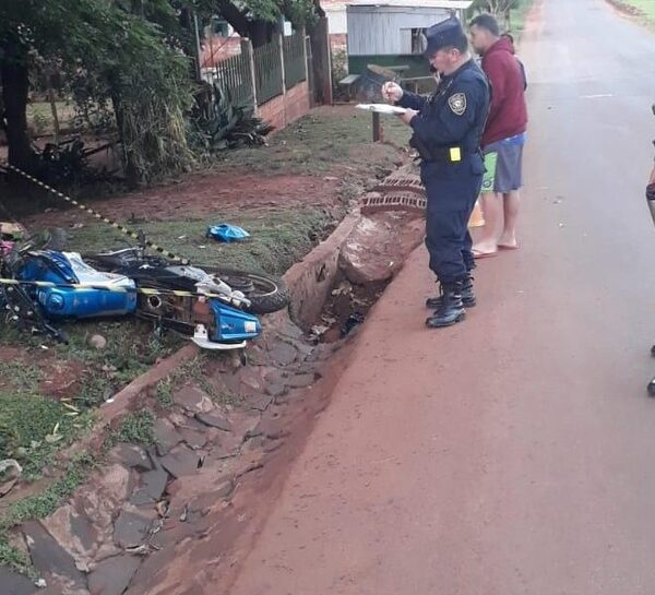 Hombre muere al caer de biciclo