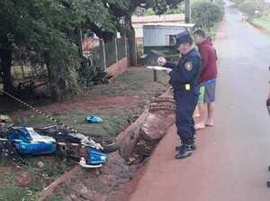 Hombre muere tras caer de su motocicleta - La Clave