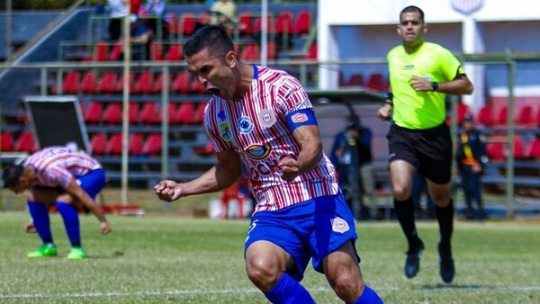 Sportivo San Lorenzo golea y sigue soñando con el ascenso