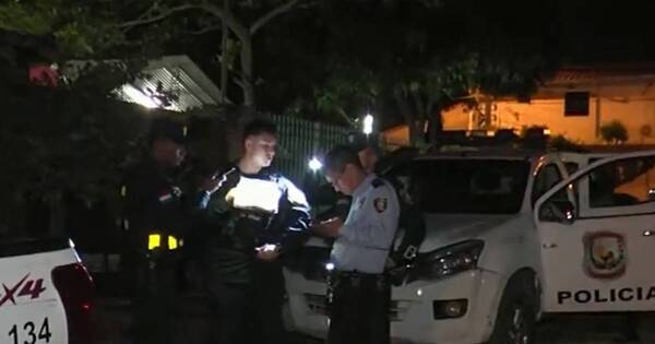 La Nación / Joven impactó contra poste de alumbrado y falleció al instante en Villa Elisa