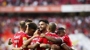 El Benfica, más líder tras golear al colista